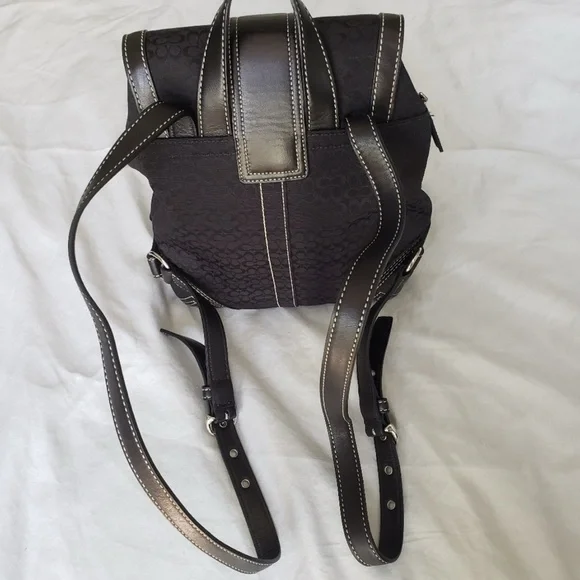 Coach SoHo Backpack - Picture 4 of 12